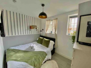 One bedroom Putney Village flat